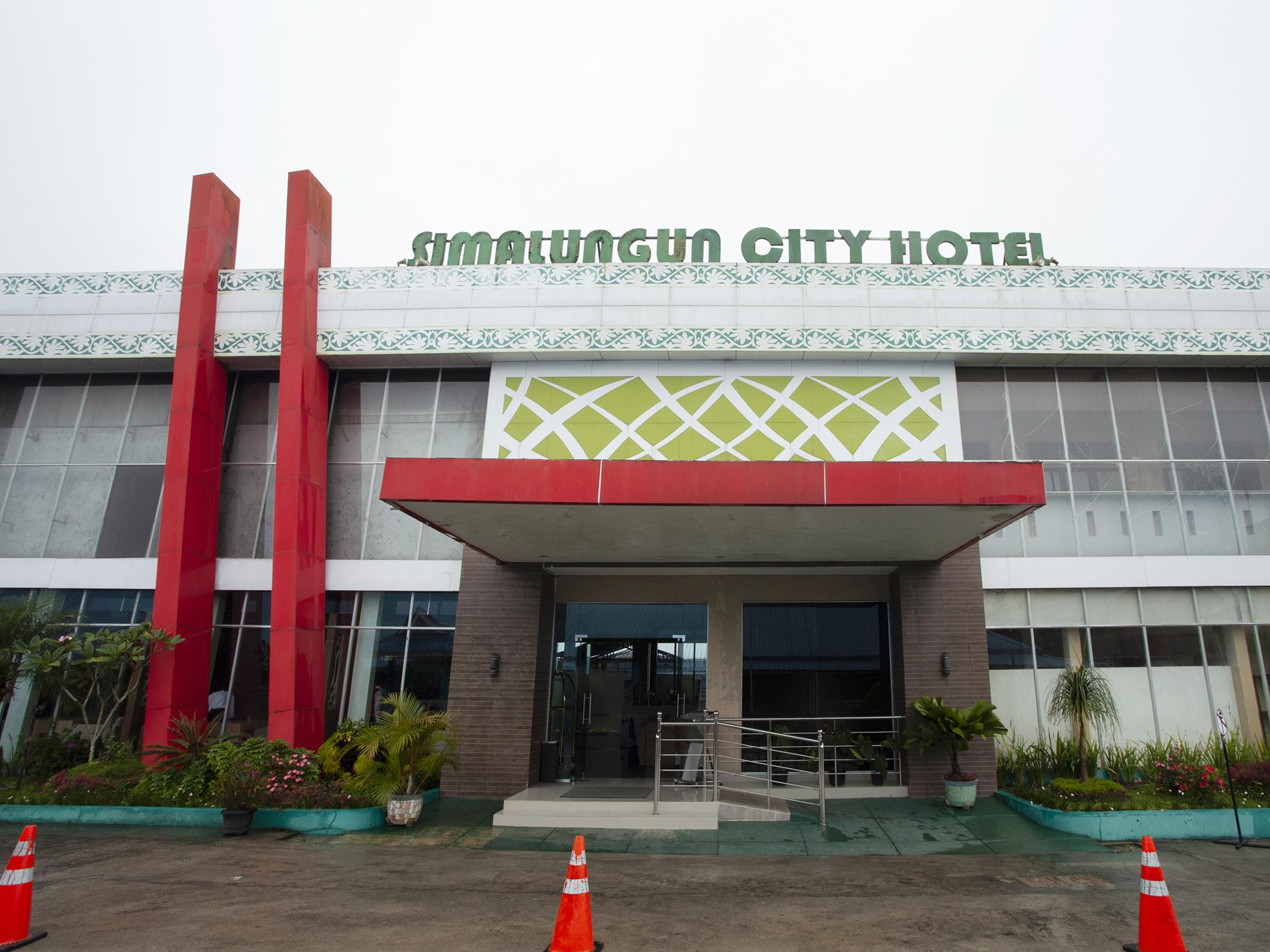 Capital O 1709 Simalungun City Hotel Pematangraya Exterior photo