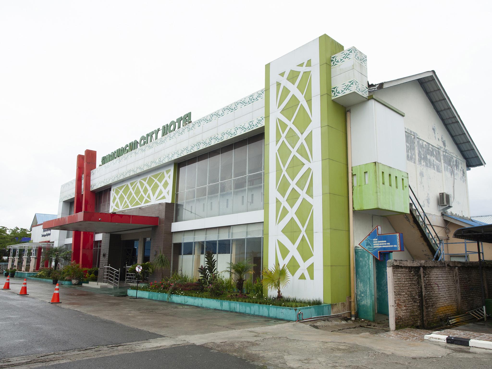 Capital O 1709 Simalungun City Hotel Pematangraya Exterior photo